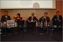 Roundtable discussion to exchange ideas
